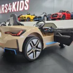 BMW i4 elektrische auto kind