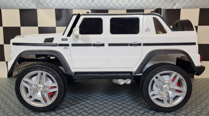 Accu auto kind Mercedes G650 maybach