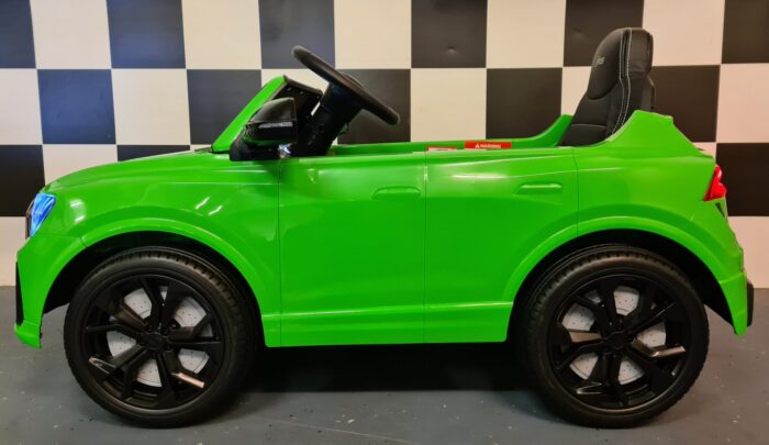 Accu speelgoedauto Audi Q8