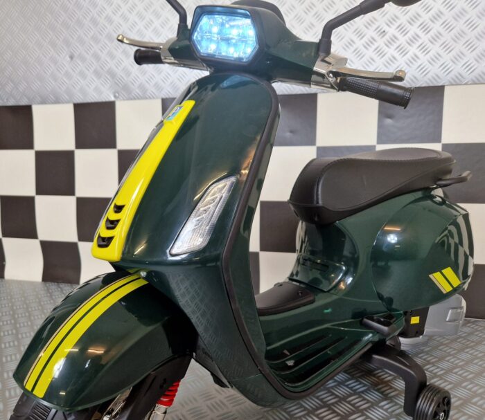 Elektrische Vespa accu kinderscooter