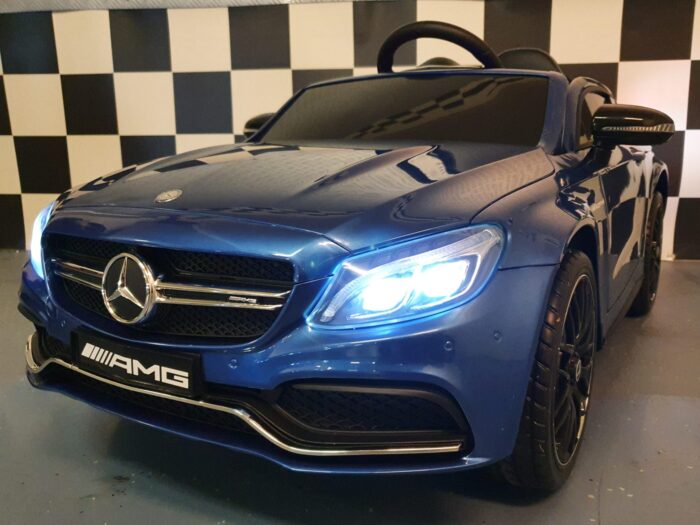 Elektrische speelgoedauto mercedes C63 metallic blauw