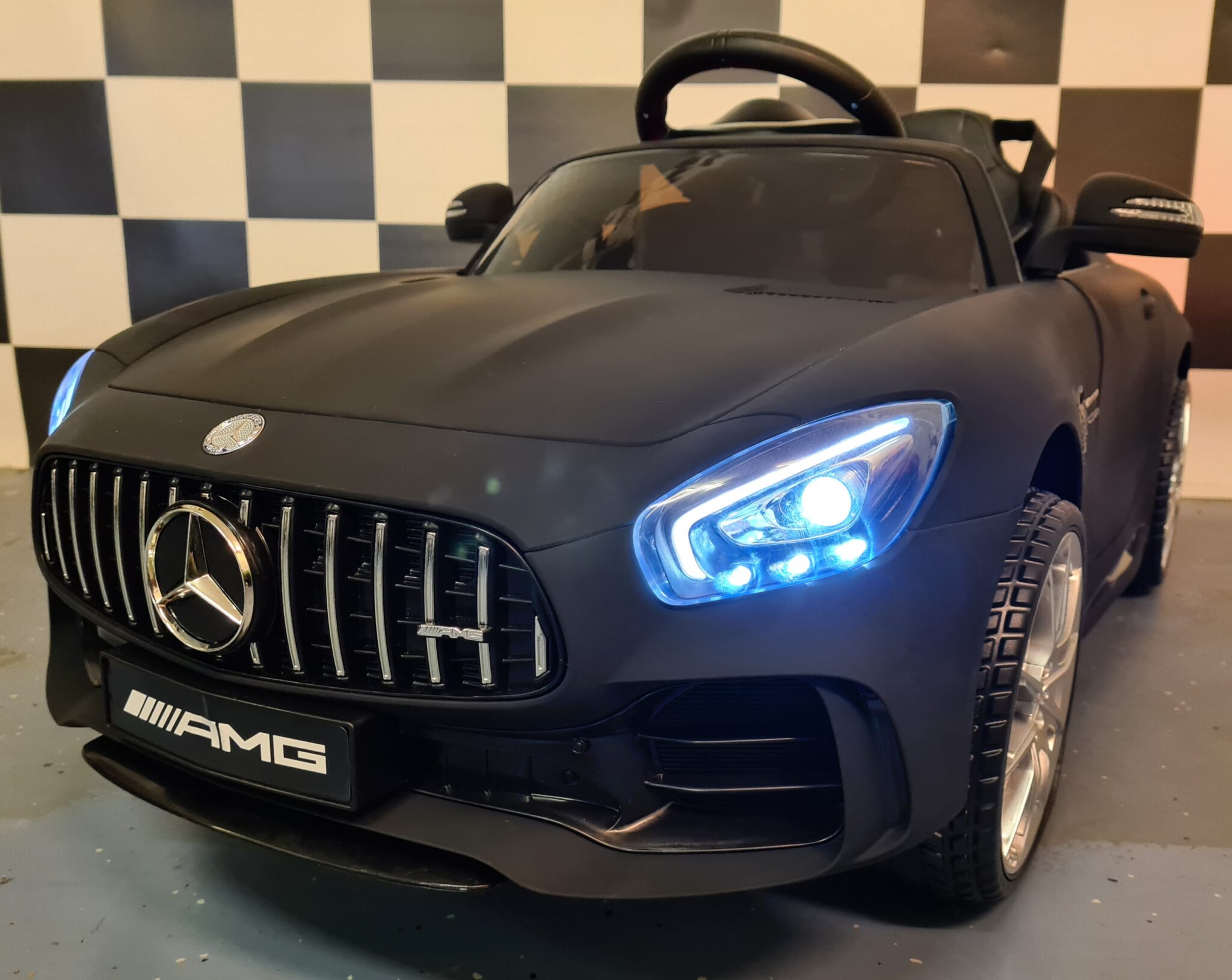 Mercedes GTR accu kinderauto mat zwart
