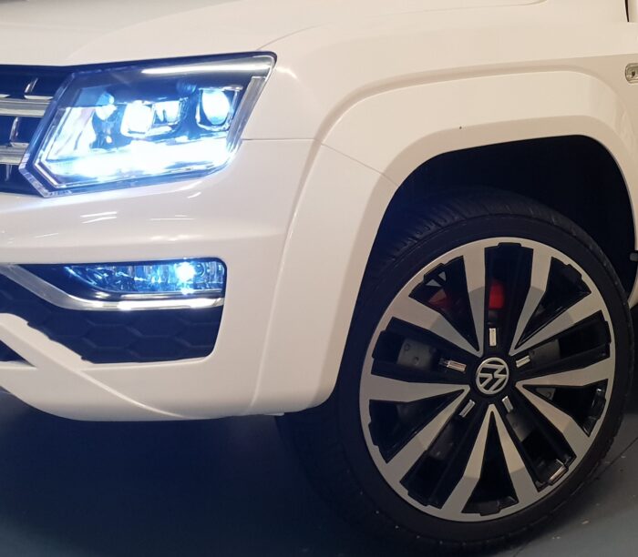VW Amarok wit kinderauto