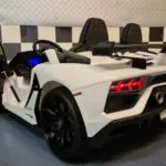 accu auto kind Lamborghini 2 persoons wit