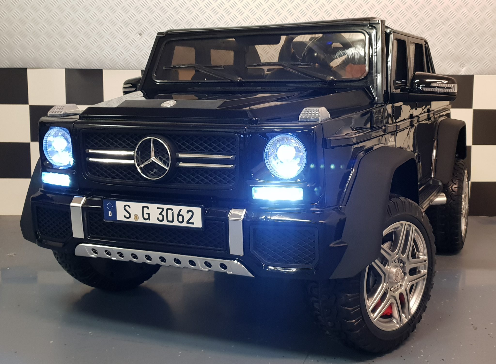 accu kinderauto 2 persoons mercedes g650