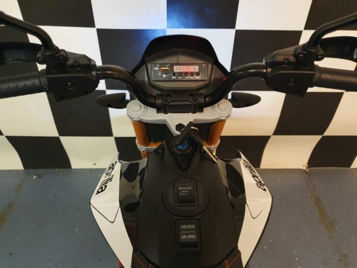 aprilia kinder accu motor