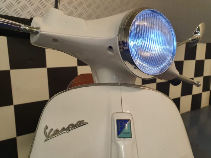 kinderscooter wit vespa