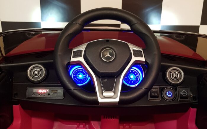 dashboard MB A45 roze