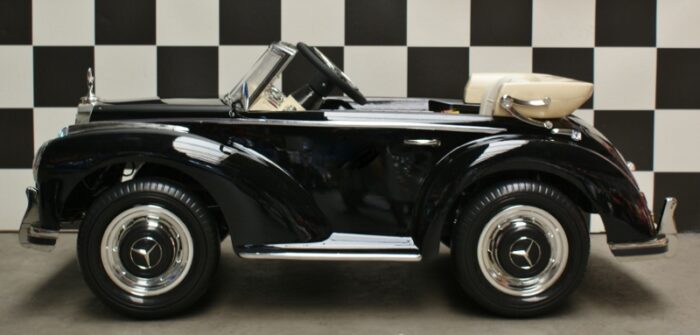 Mercedes 300 S zwarte kinderauto met RC bediening 12 volt accu