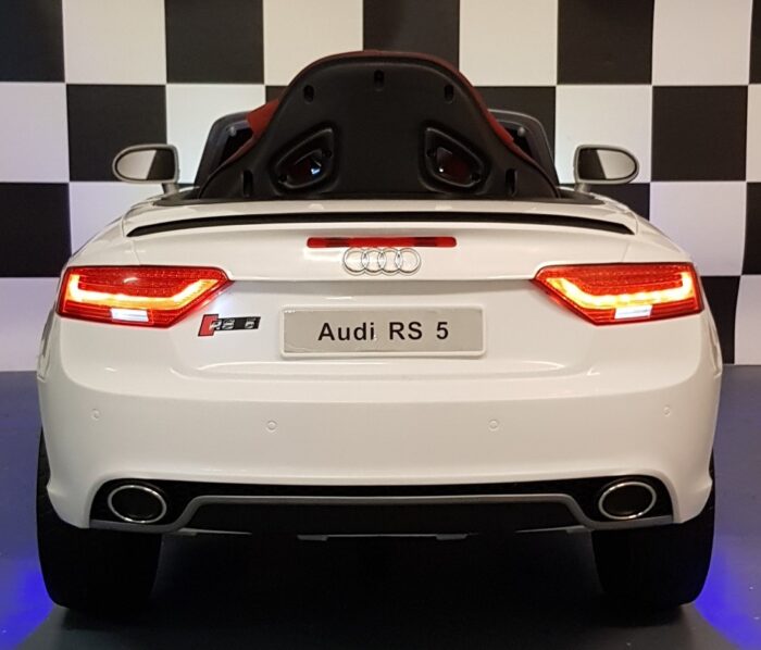 Accu auto Audi RS5 wit 12V 2.4G afstandbeidening