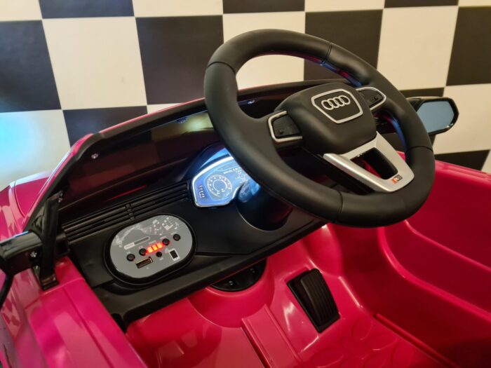 roze kinderauto Audi
