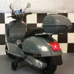 vespa scooter voor kind grijs