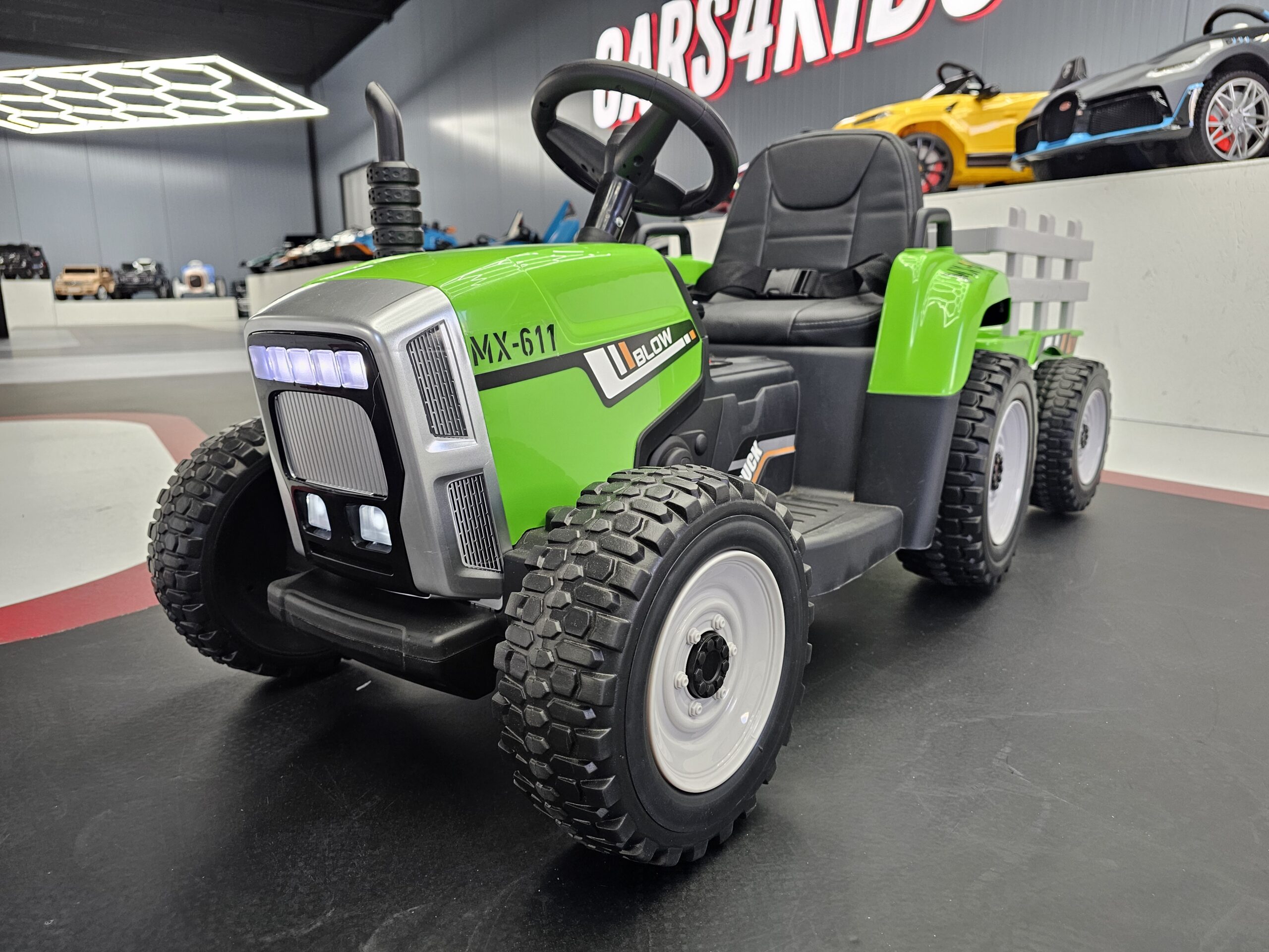 Kinder accu tractor